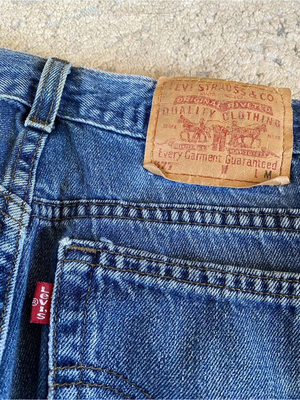 Levi’s 577 Lower Rise Loose Fit Vintage Classic Straight-Leg Jeans Medium Wash:4